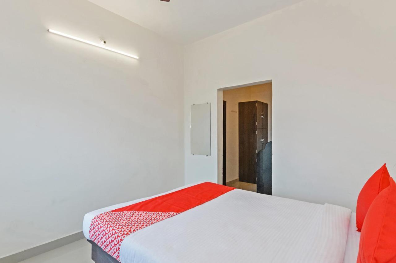 Collection O 24126 Hotel Sai Sagar Dehu Esterno foto